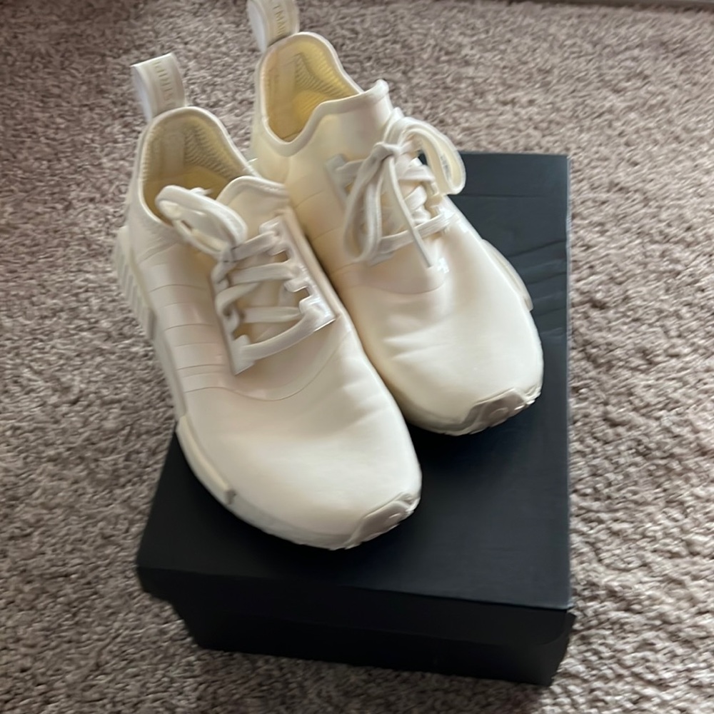 Adidas Nmd_R1 in white